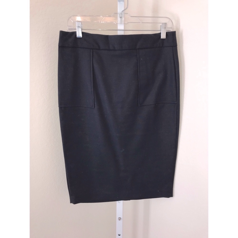 Black Pencil Skirt - size L